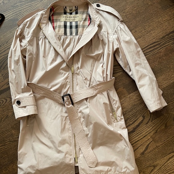 Burberry rain jacket - Picture 1 of 3